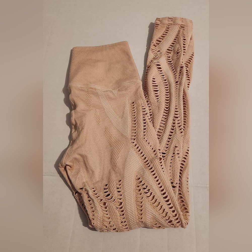 Avocado Serenity Shredded Leggings in Pale Pink Size Small